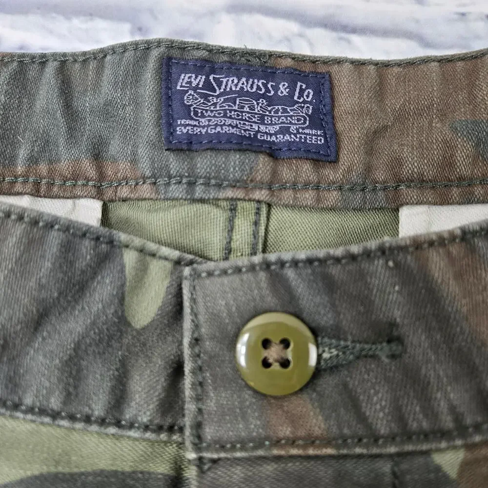 Levis Strauss Camo Men's Cargo Shorts Snap Flap Button Flap Pockets size 31